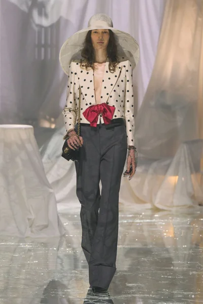 Look 3